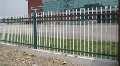 锌钢交通道路护栏 庭院绿化护栏 小区铁艺护栏
